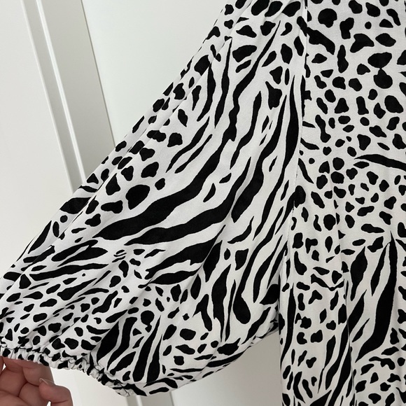 H&M mixed animal print midi dress. Size M - Picture 6 of 6